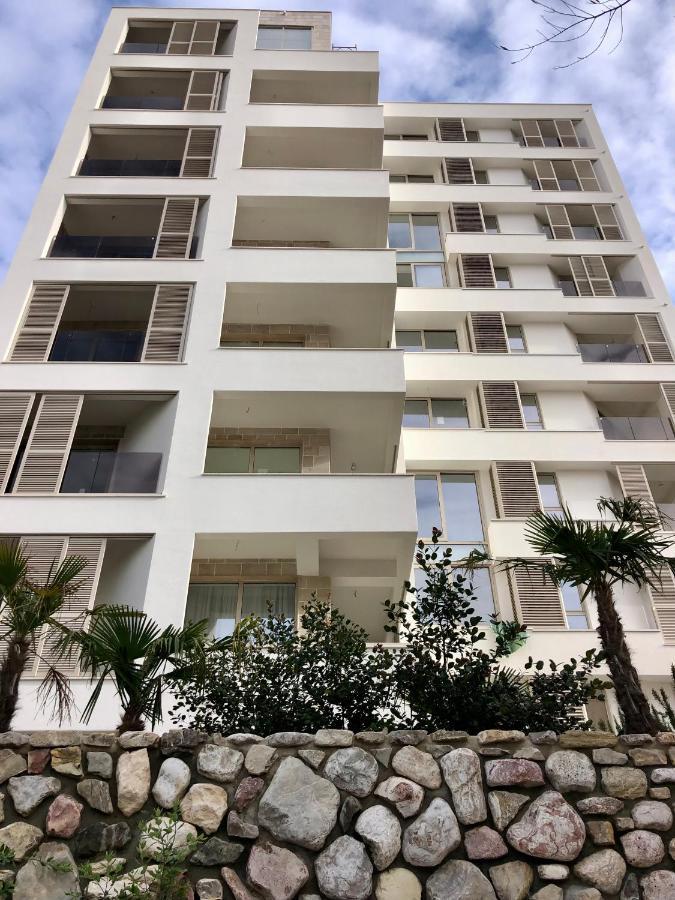 רפאלוביץ' Aura Tower Apartments By Gaby מראה חיצוני תמונה