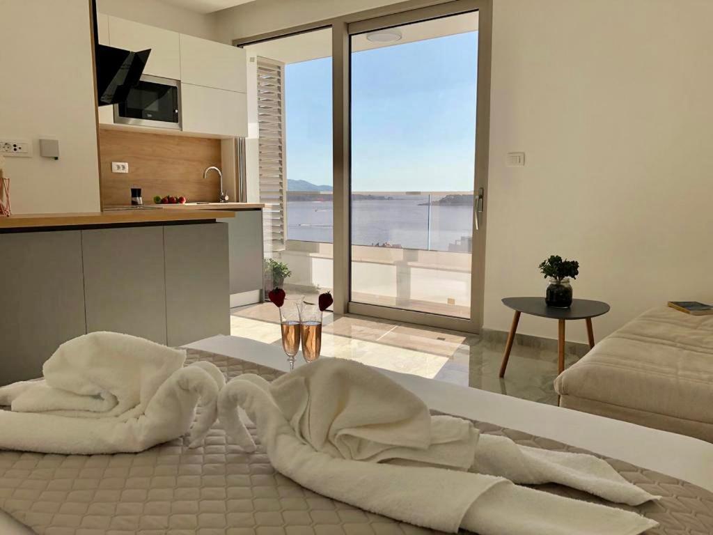 רפאלוביץ' Aura Tower Apartments By Gaby מראה חיצוני תמונה