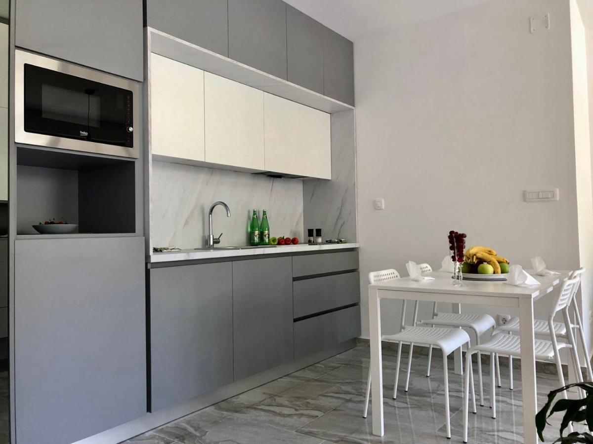 רפאלוביץ' Aura Tower Apartments By Gaby מראה חיצוני תמונה