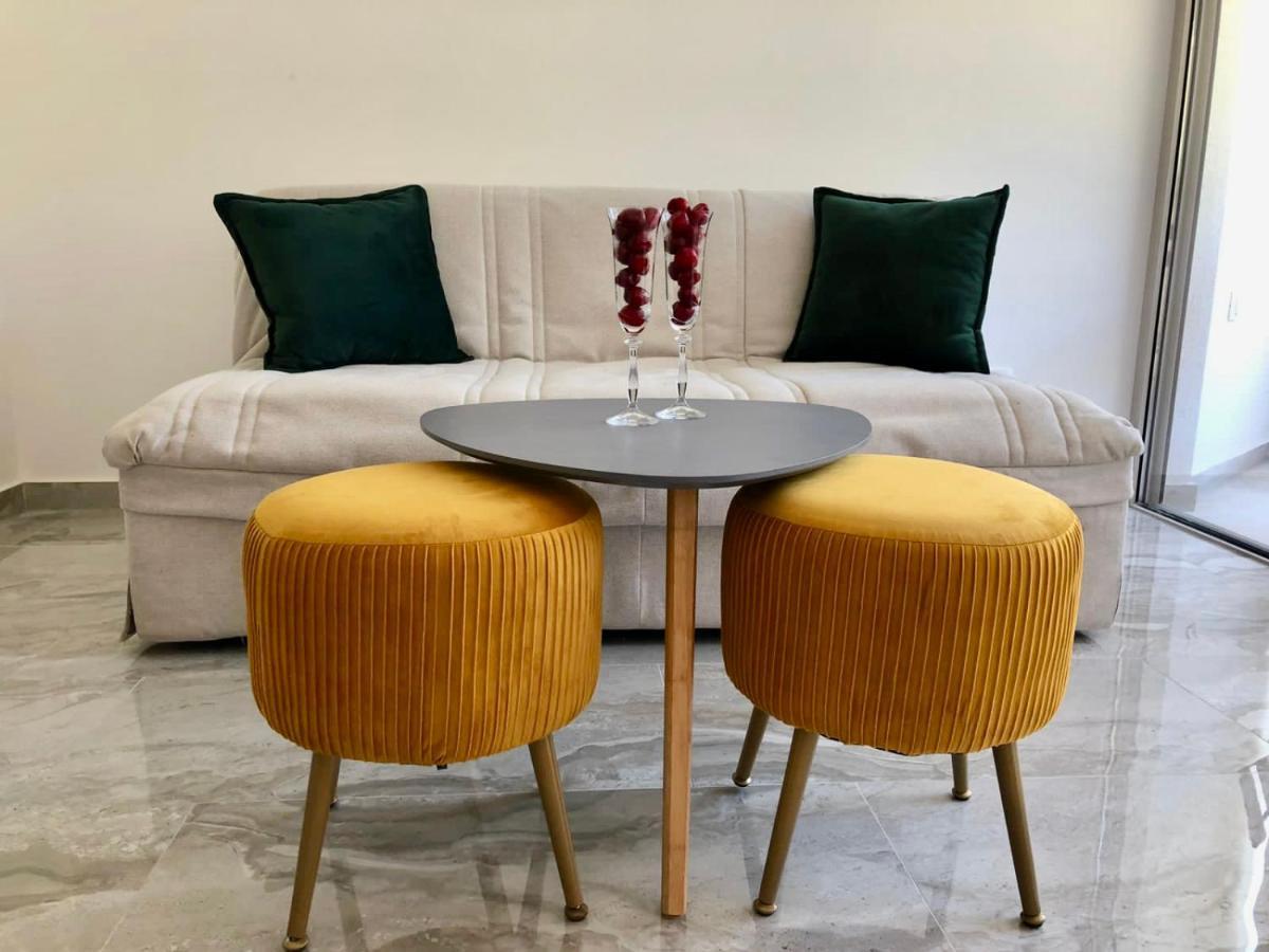 רפאלוביץ' Aura Tower Apartments By Gaby מראה חיצוני תמונה