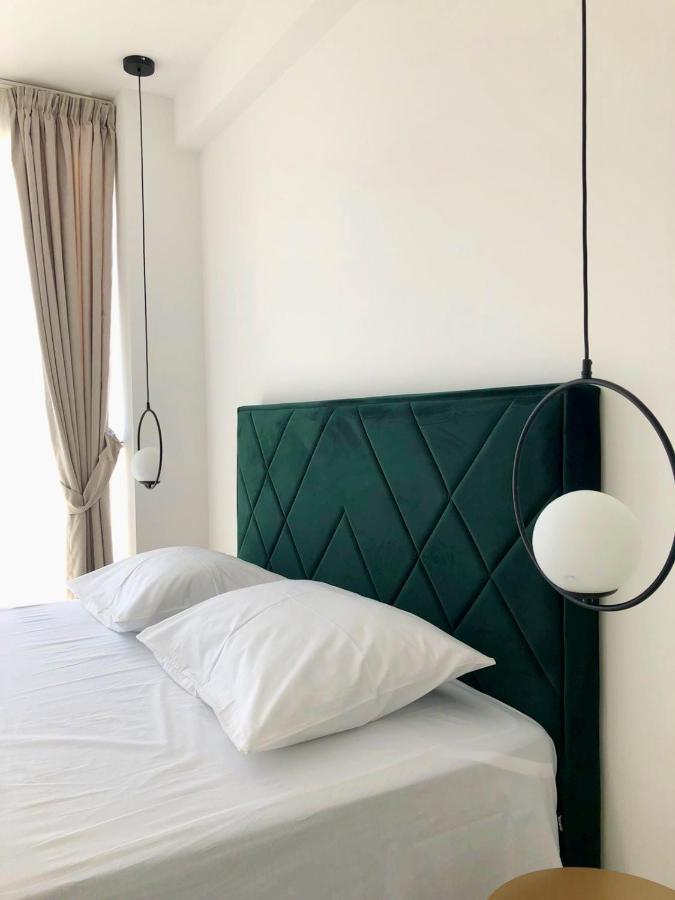 רפאלוביץ' Aura Tower Apartments By Gaby מראה חיצוני תמונה