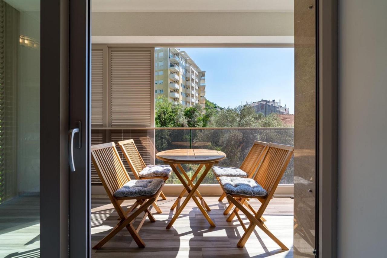 רפאלוביץ' Aura Tower Apartments By Gaby מראה חיצוני תמונה