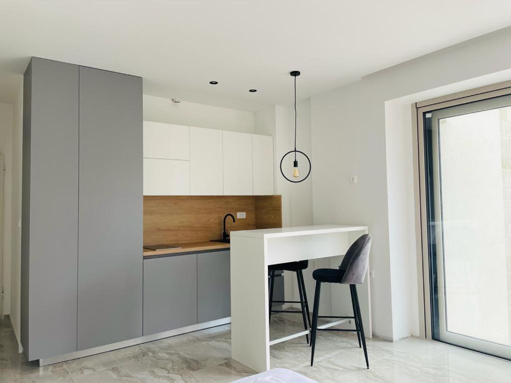 רפאלוביץ' Aura Tower Apartments By Gaby מראה חיצוני תמונה