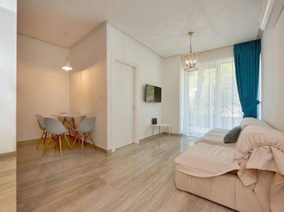 רפאלוביץ' Aura Tower Apartments By Gaby מראה חיצוני תמונה