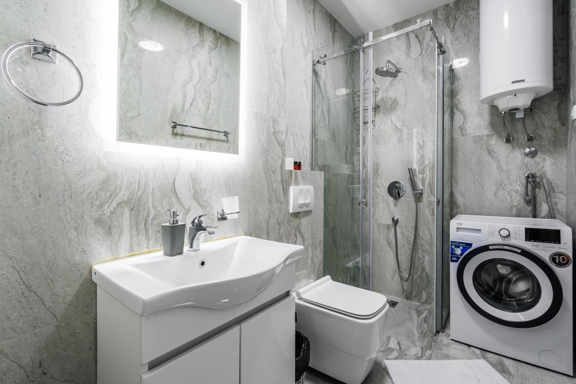 רפאלוביץ' Aura Tower Apartments By Gaby מראה חיצוני תמונה